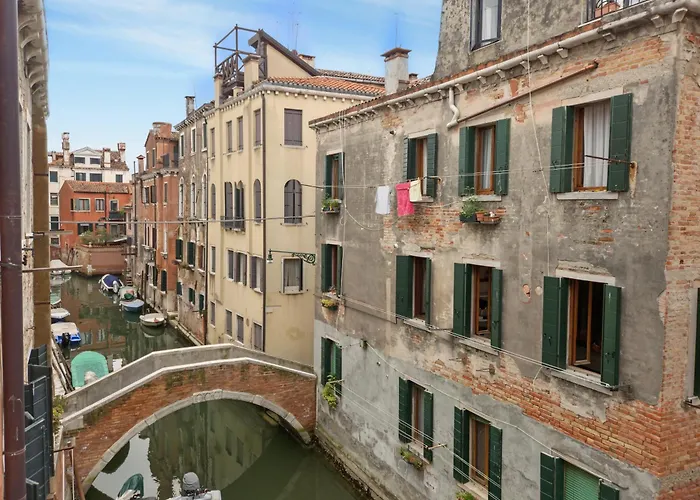 Ca' D'Oro Canal View - 2 Bedrooms
